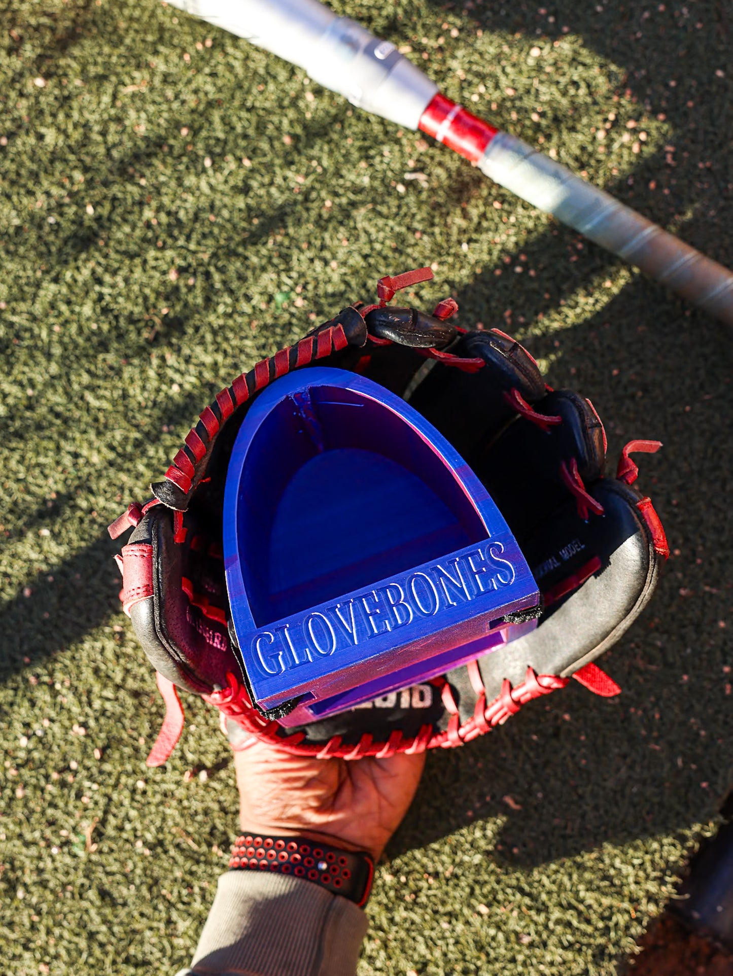 OUTFIELD GLOVE BONE